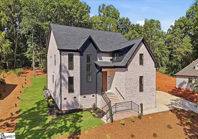 Photo 1 of Single family home for sale at 318 Bouldercrest Ct, Spartanburg, SC 29301 | MLS# 1598160 | Listing updated on 2026-07-18
