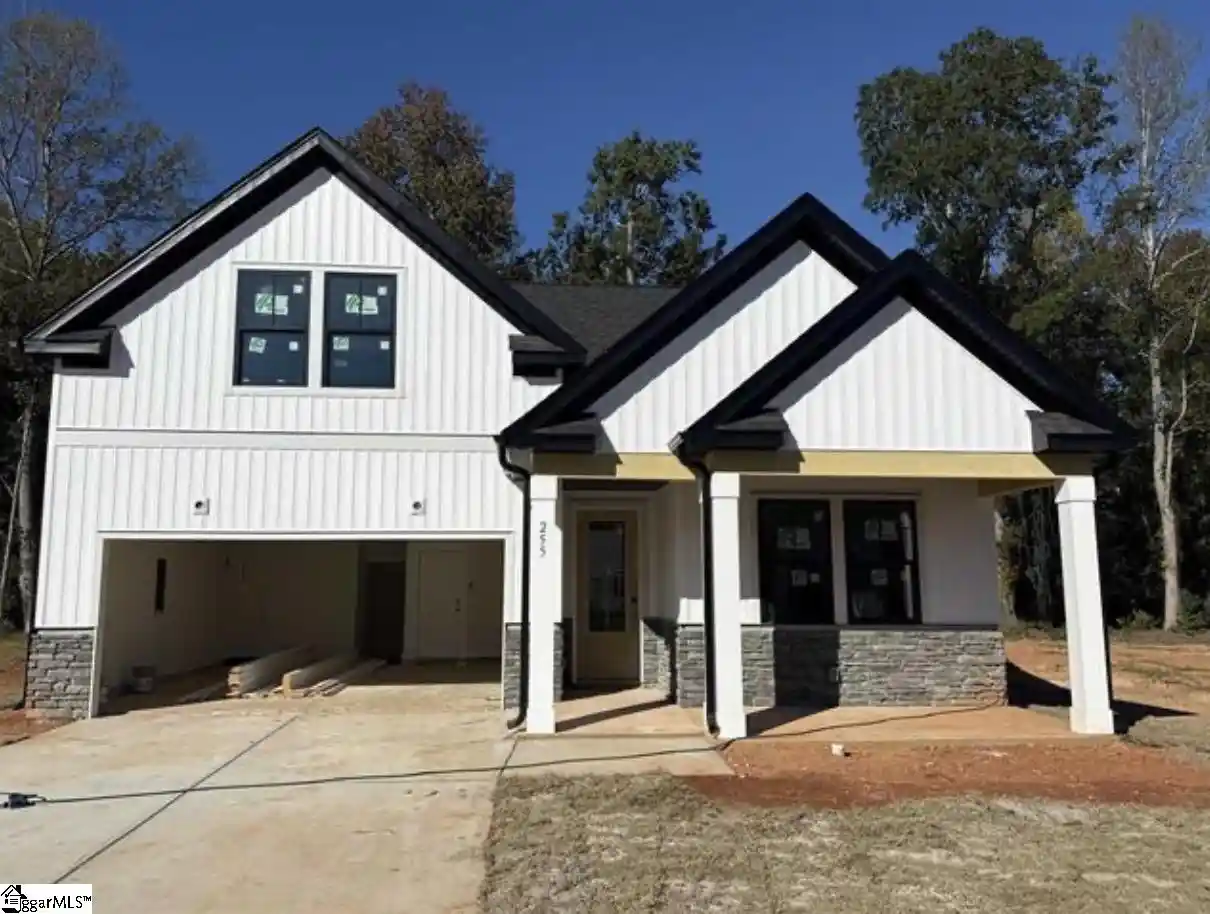 Photo 1 of Single family home for sale at 255 Creekside Cir, Williamston, SC 29697 | MLS# 1607333 | Listing updated on 2026-10-21
