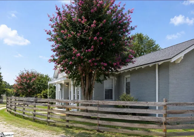 Photo 2 of Sale Pending at 211 Duke St, Ninety Six, SC 29666 | MLS# 1593722 | Listing updated on 2026-09-15