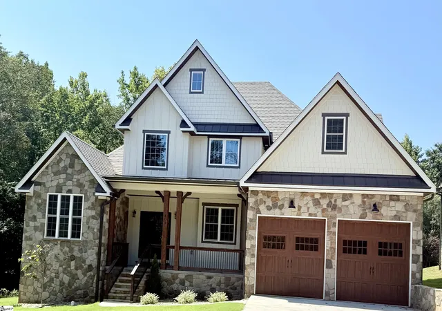 Photo 1 of Single family home for sale at 403 Holland Rd, Simpsonville, SC 29681 | MLS# 1568535 | Listing updated on 2026-09-03