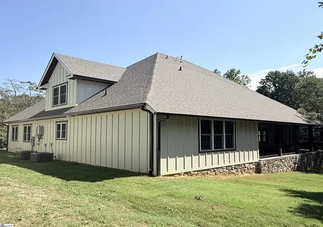 Photo 3 of Single family home for sale at 403 Holland Rd, Simpsonville, SC 29681 | MLS# 1568535 | Listing updated on 2026-09-03