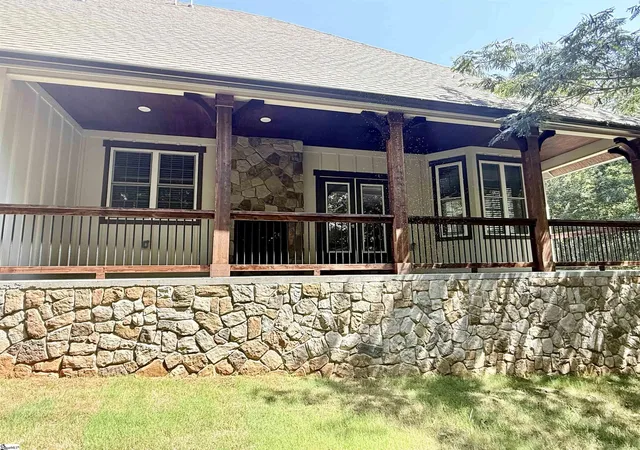 Photo 4 of Single family home for sale at 403 Holland Rd, Simpsonville, SC 29681 | MLS# 1568535 | Listing updated on 2026-09-03
