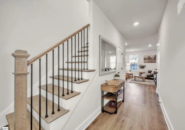 Photo 2 of Single family home for sale at 860 Pleasant Falls Dr, Moore, SC 29369 | MLS# 1601705 | Listing updated on 2026-08-23