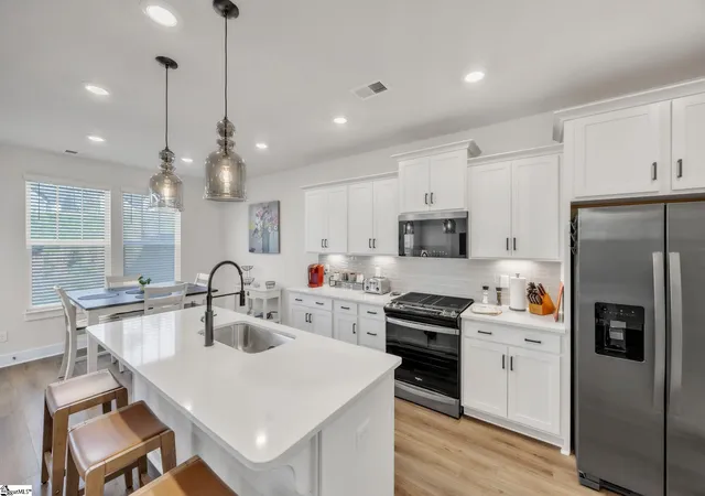Photo 3 of Single family home for sale at 860 Pleasant Falls Dr, Moore, SC 29369 | MLS# 1601705 | Listing updated on 2026-08-23
