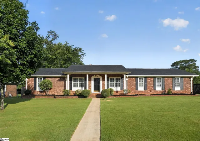 Photo 2 of Sale Pending at 308 Garrett St, Mauldin, SC 29662 | MLS# 1600105 | Listing updated on 2026-08-18