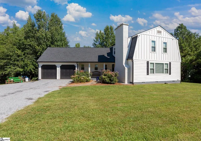 Single family home for sale at 1906 417 Hwy, Woodruff, SC 29388-8301 | MLS# 1602104
