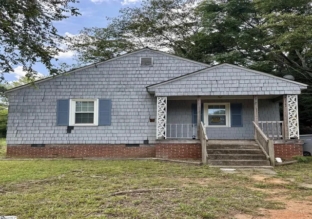 Photo 1 of Sale Pending at 190 Briarcliff Rd, Spartanburg, SC 29301 | MLS# 1600310 | Listing updated on 2026-09-02
