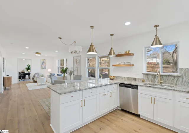 Photo 4 of Single family home for sale at 322 Piedmont Park Rd, Greenville, SC 29609 | MLS# 1582332 | Listing updated on 2026-06-04