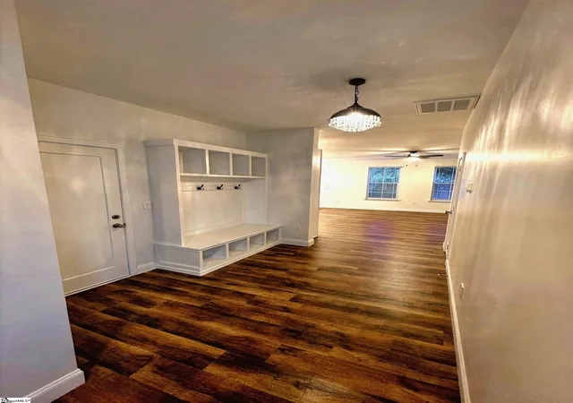 Photo 4 of Single family home for sale at 734 S Bomar Ave, Landrum, SC 29356 | MLS# 1601698 | Listing updated on 2026-09-15