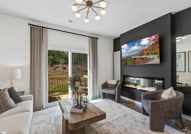 Photo 4 of Townhouse for sale at 20 Broad River Wy, Greenville, SC 29607 | MLS# 1599770 | Listing updated on 2026-08-14
