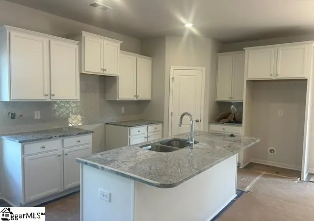 Photo 3 of Single family home for sale at 154 Cedar Shoals Ct, Easley, SC 29640 | MLS# 1601062 | Listing updated on 2026-08-16