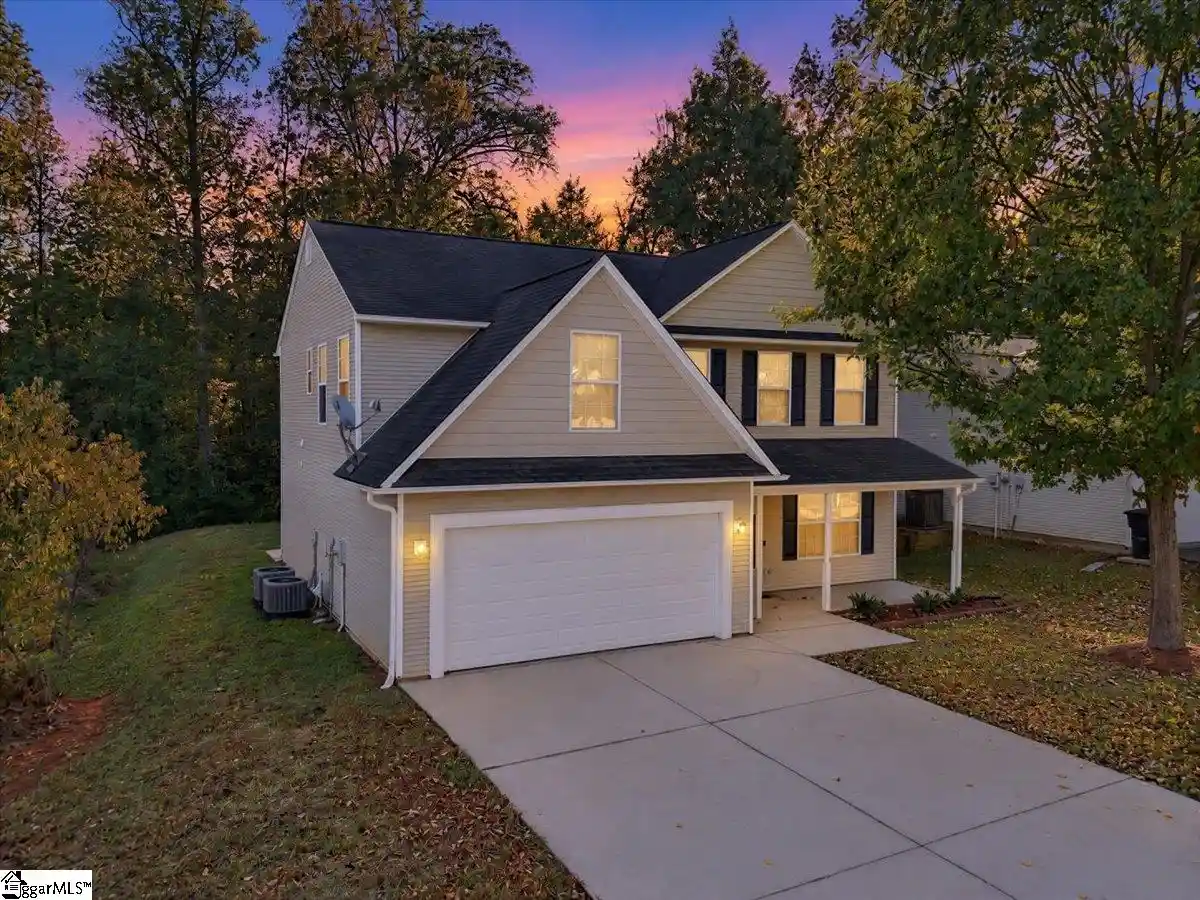 Single family home for sale at 223 Stockbridge Dr, Spartanburg, SC 29301 | MLS# 1608160