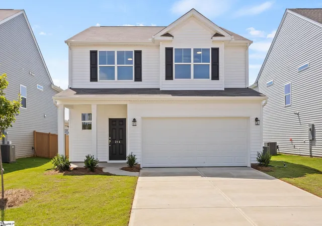 Photo 1 of Single family home for sale at 214 Pendergast Rd, Greenville, SC 29605 | MLS# 1589917 | Listing updated on 2026-09-15