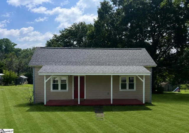 1st image of 115 E Beattie St, Liberty, SC 29657 | MLS# 1594499
