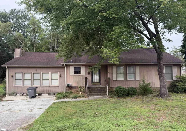 Photo 1 of Single family home for sale at 4 Cardinal Dr, Taylors, SC 29687 | MLS# 1600118 | Listing updated on 2026-08-07