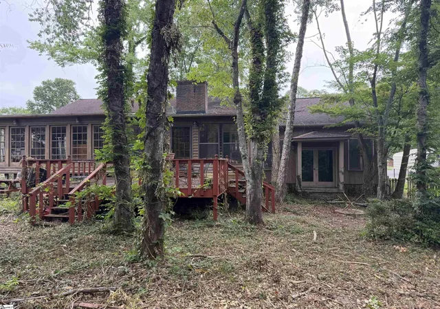 Photo 3 of Single family home for sale at 4 Cardinal Dr, Taylors, SC 29687 | MLS# 1600118 | Listing updated on 2026-08-07