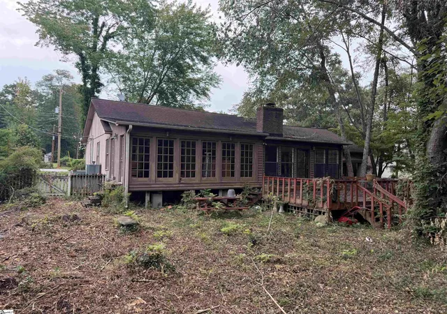 Photo 4 of Single family home for sale at 4 Cardinal Dr, Taylors, SC 29687 | MLS# 1600118 | Listing updated on 2026-08-07