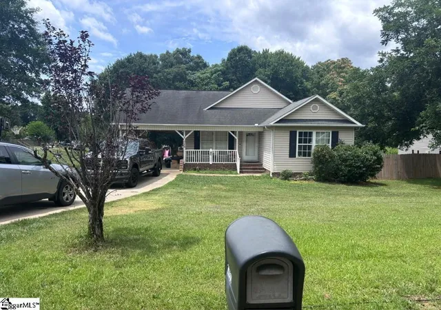 Photo 1 of Single family home for sale at 1404 Bishop Rd, Inman, SC 29349 | MLS# 1596997 | Listing updated on 2026-09-02