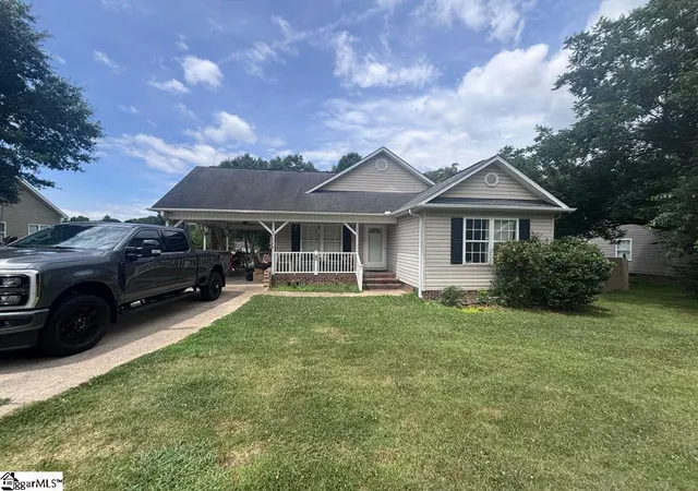 Photo 2 of Single family home for sale at 1404 Bishop Rd, Inman, SC 29349 | MLS# 1596997 | Listing updated on 2026-09-02