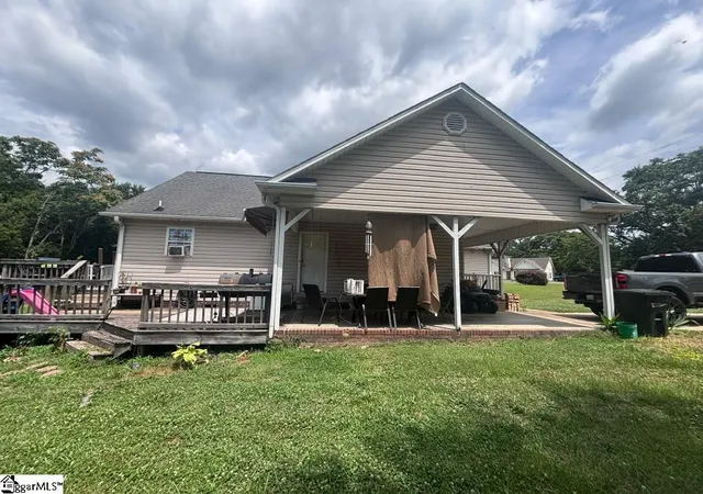 Photo 3 of Single family home for sale at 1404 Bishop Rd, Inman, SC 29349 | MLS# 1596997 | Listing updated on 2026-09-02
