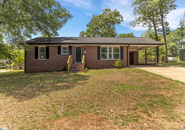 Photo 1 of Sale Pending at 230 Foxhall Rd, Spartanburg, SC 29306 | MLS# 1597160 | Listing updated on 2026-09-14