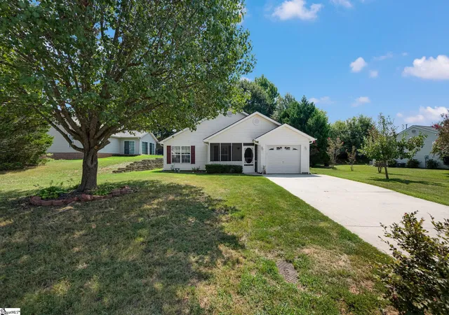1st image of 611 Hunters Ln, Anderson, SC 29625 | MLS# 1600583