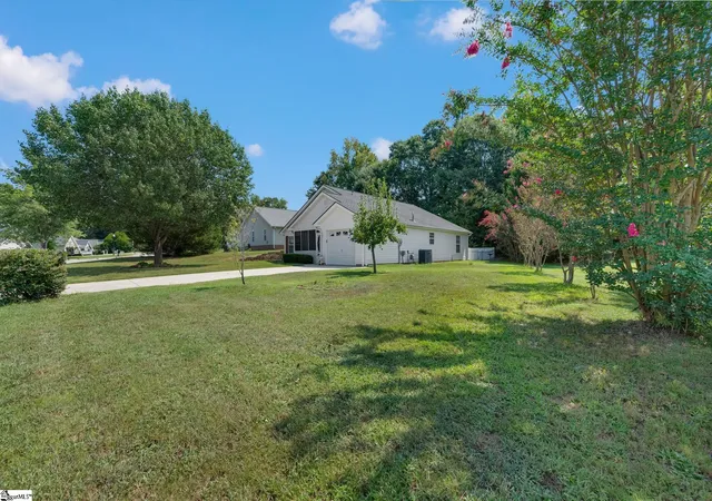 2nd image of 611 Hunters Ln, Anderson, SC 29625 | MLS# 1600583