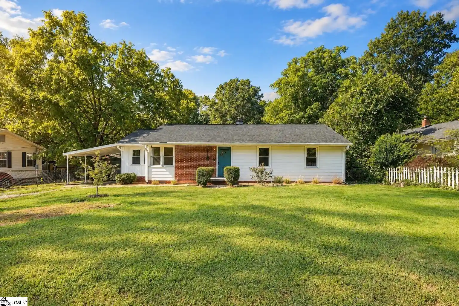 Photo 1 of Single family home for sale at 218 Elaine Ave, Taylors, SC 29687 | MLS# 1604182 | Listing updated on 2026-10-21