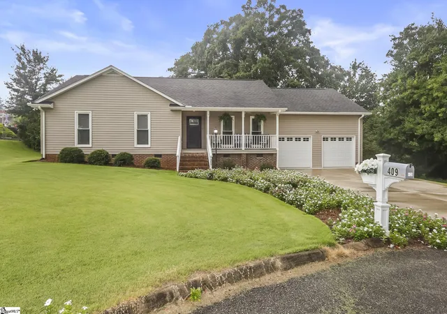 Photo 1 of Single family home for sale at 409 Jassamine Ct, Greenville, SC 29611 | MLS# 1600132 | Listing updated on 2026-08-13
