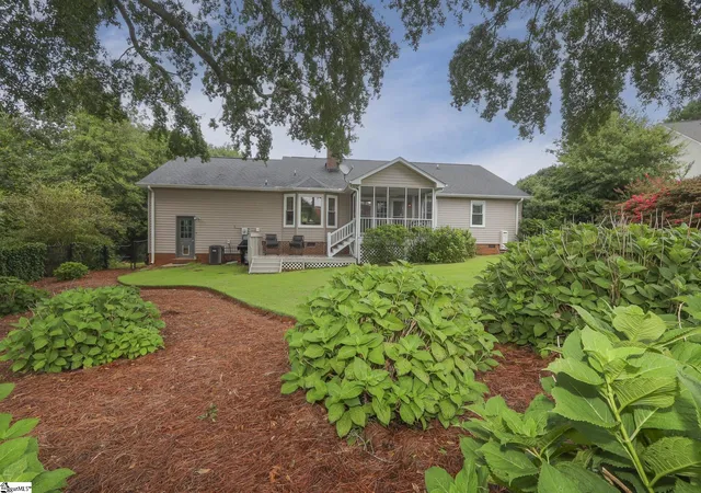 Photo 3 of Single family home for sale at 409 Jassamine Ct, Greenville, SC 29611 | MLS# 1600132 | Listing updated on 2026-08-13