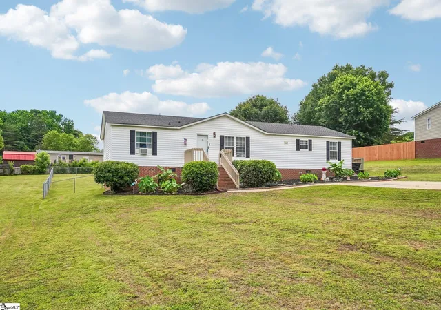 Photo 1 of Manufactured home for sale at 620 Courtland Wy, Greer, SC 29651 | MLS# 1595197 | Listing updated on 2026-09-17