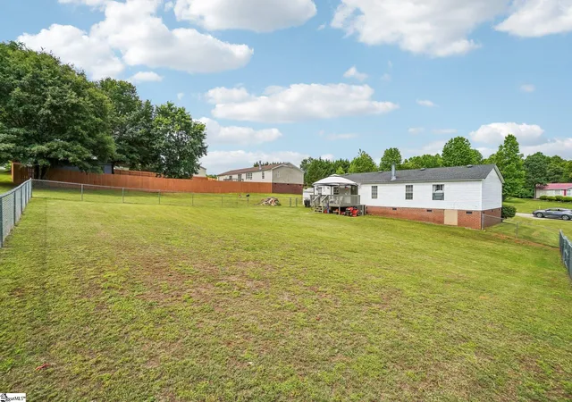 Photo 3 of Manufactured home for sale at 620 Courtland Wy, Greer, SC 29651 | MLS# 1595197 | Listing updated on 2026-09-17