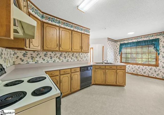 Photo 2 of Single family home for sale at 204 Birchwood Dr, Union, SC 29379 | MLS# 1586336 | Listing updated on 2026-08-17