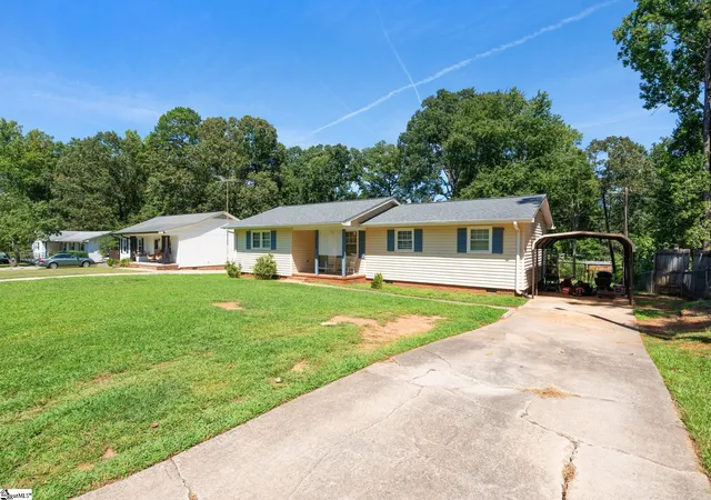 Photo 2 of Single family home for sale at 115 Willow Branch Dr, Simpsonville, SC 29680 | MLS# 1602125 | Listing updated on 2026-09-19