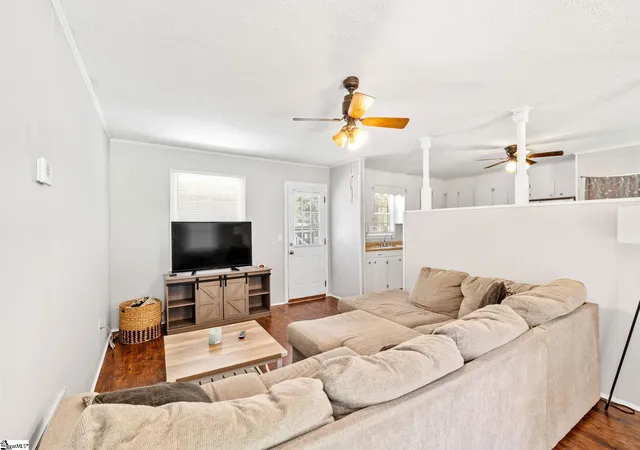 Photo 4 of Single family home for sale at 115 Willow Branch Dr, Simpsonville, SC 29680 | MLS# 1602125 | Listing updated on 2026-09-19
