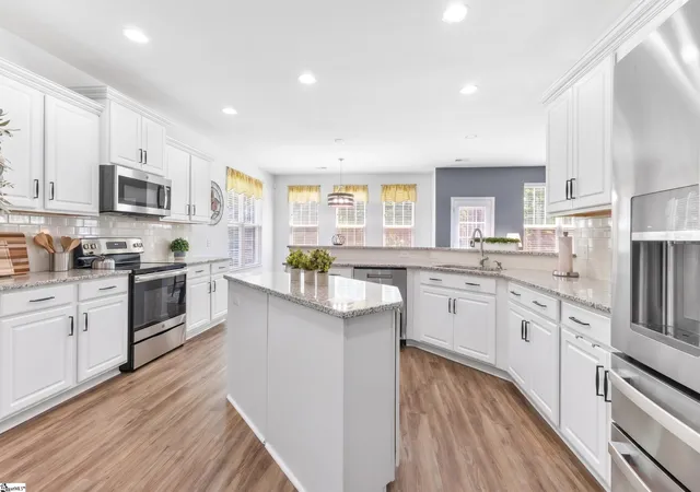 Photo 3 of Single family home for sale at 336 Avendell Dr, Easley, SC 29642 | MLS# 1600983 | Listing updated on 2026-09-15