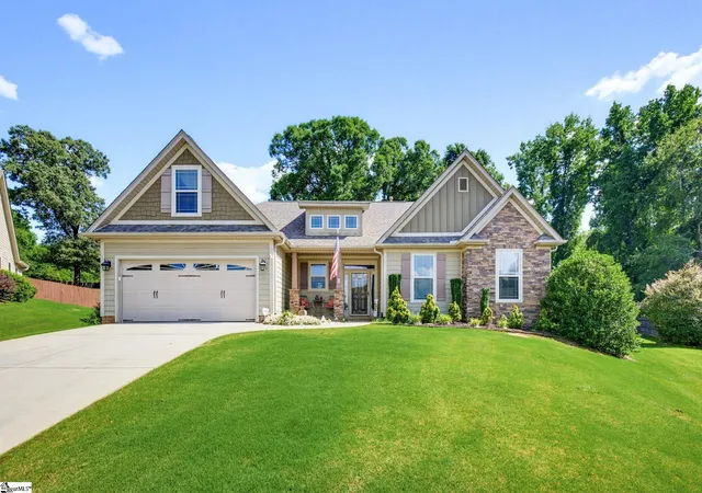 Photo 1 of Single family home for sale at 120 Hubbard Ln, Greer, SC 29651 | MLS# 1598079 | Listing updated on 2026-09-11