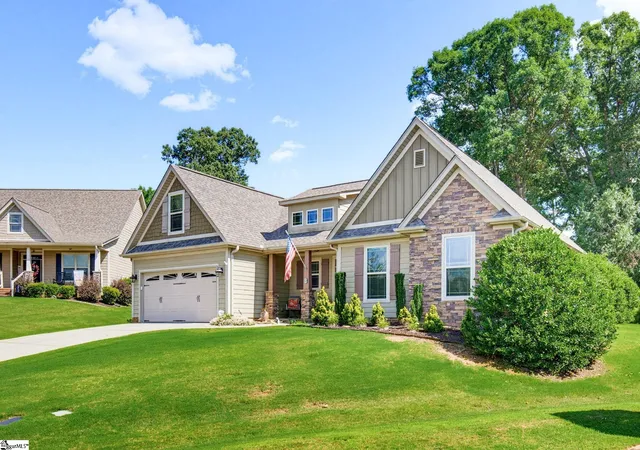 Photo 2 of Single family home for sale at 120 Hubbard Ln, Greer, SC 29651 | MLS# 1598079 | Listing updated on 2026-09-11