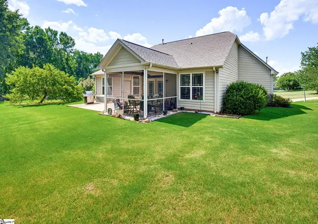 Photo 3 of Single family home for sale at 120 Hubbard Ln, Greer, SC 29651 | MLS# 1598079 | Listing updated on 2026-09-14