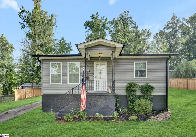1st image of 215 Gail St, Easley, SC 29642 | MLS# 1599827