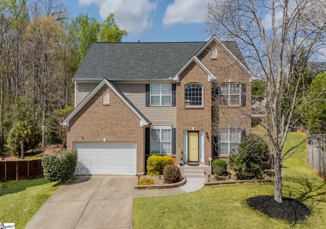 Photo 1 of Single family home for sale at 4 Ashwyn Ct, Simpsonville, SC 29680 | MLS# 1589827 | Listing updated on 2026-08-19