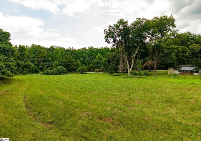 Photo 4 of House for sale at 3371 Moorefield Memorial Hwy, Pickens, SC 29671 | MLS# 1598193 | Listing updated on 2026-07-21