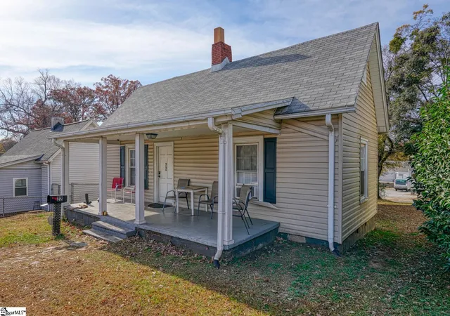 Photo 2 of Sale Pending at 22 Taylor St, Greenville, SC 29605 | MLS# 1602349 | Listing updated on 2026-09-15