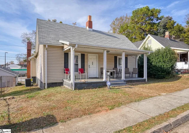 Photo 3 of Sale Pending at 22 Taylor St, Greenville, SC 29605 | MLS# 1602349 | Listing updated on 2026-09-15