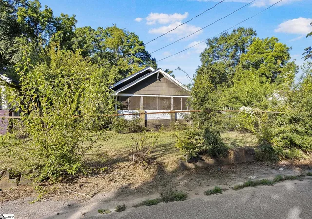 Photo 2 of Single family home for sale at 219 Heatherly Dr, Greenville, SC 29611 | MLS# 1601819 | Listing updated on 2026-09-02