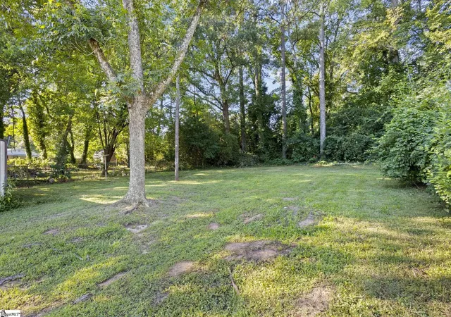 Photo 3 of Single family home for sale at 219 Heatherly Dr, Greenville, SC 29611 | MLS# 1601819 | Listing updated on 2026-09-02