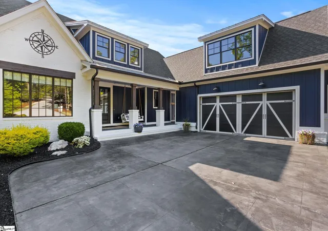 Photo 2 of Single family home for sale at 376 Abercrombie Pt, Greenwood, SC 29649 | MLS# 1588845 | Listing updated on 2026-08-02