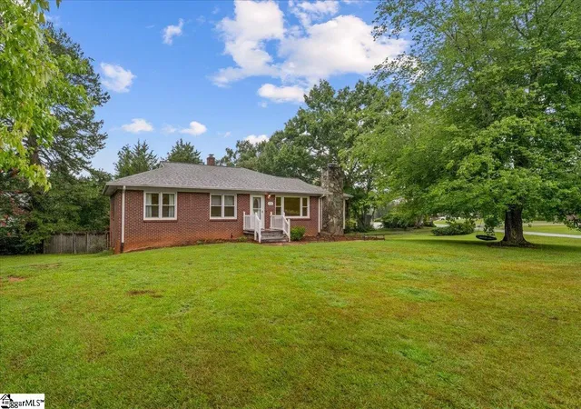 Photo 2 of Single family home for sale at 114 Alta Vista Dr, Liberty, SC 29657 | MLS# 1599244 | Listing updated on 2026-09-11