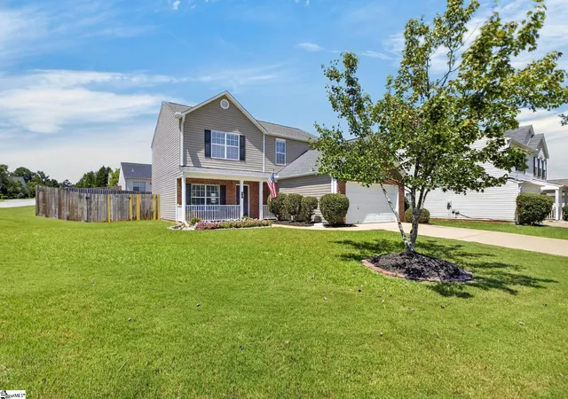 Photo 3 of Single family home for sale at 501 Westbury Wy, Simpsonville, SC 29680 | MLS# 1602373 | Listing updated on 2026-09-17