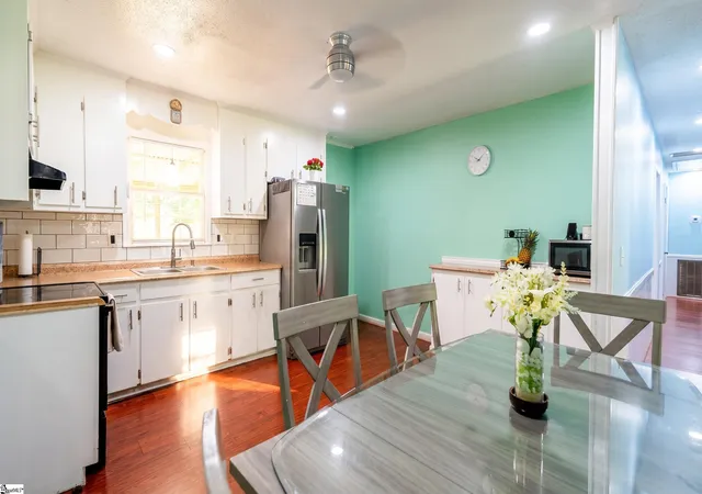 Photo 3 of Single family home for sale at 254 Fairhill Dr, Wellford, SC 29385 | MLS# 1598055 | Listing updated on 2026-09-11